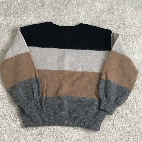 Bluivy Sweaters - Womens Color Block Sweater - Black, Gray, Brown
